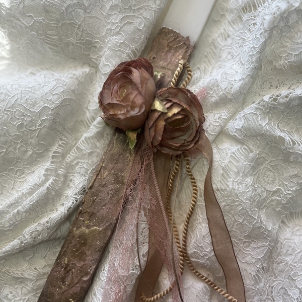 Ανάγλυφη πασχαλινή λαμπάδα με λουλούδια ροζ χρυσό . 37χ4χ1εκ. - κορίτσι, λαμπάδες, για ενήλικες, πασχαλινά δώρα