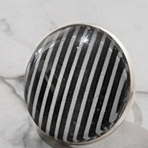 Αυξομειούμενο δαχτυλίδι με γυαλί Adjustable cabochon ring Beetlejuice inspired - γυαλί, γεωμετρικά σχέδια, μεγάλα, αυξομειούμενα - 2