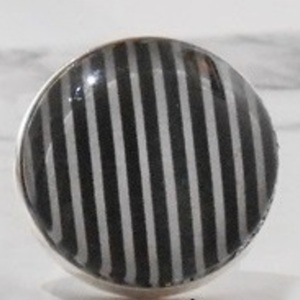 Αυξομειούμενο δαχτυλίδι με γυαλί Adjustable cabochon ring Beetlejuice inspired - γυαλί, γεωμετρικά σχέδια, μεγάλα, αυξομειούμενα - 3