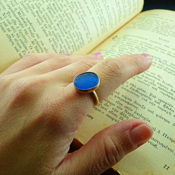 "Blue Seaglass ring" - Xειροποίητο επίχρυσο 18κ ματ δαχτυλίδι με φυσικό μπλε γυαλάκι της θάλασσας! - γυαλί, επιχρυσωμένα, αυξομειούμενα - 3