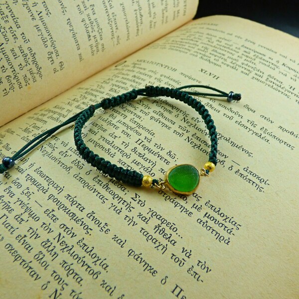 "Green Seaglass bracelet" - Xειροποίητο επίχρυσο 18κ ματ βραχιόλι μακραμε με φυσικό πράσινο γυαλάκι της θάλασσας! - γυαλί, επιχρυσωμένα, μακραμέ, αυξομειούμενα - 3