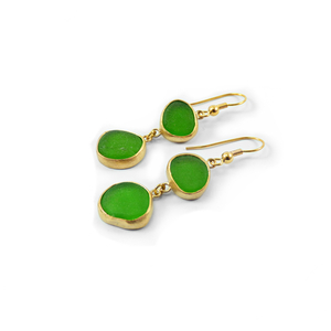 "Multi Colour Seaglass earrings" - Xειροποίητα επίχρυσα 18κ ματ σκουλαρίκια με φυσικά πράσινα γυαλάκια της θάλασσας! - γυαλί, επιχρυσωμένα, κρεμαστά, γάντζος