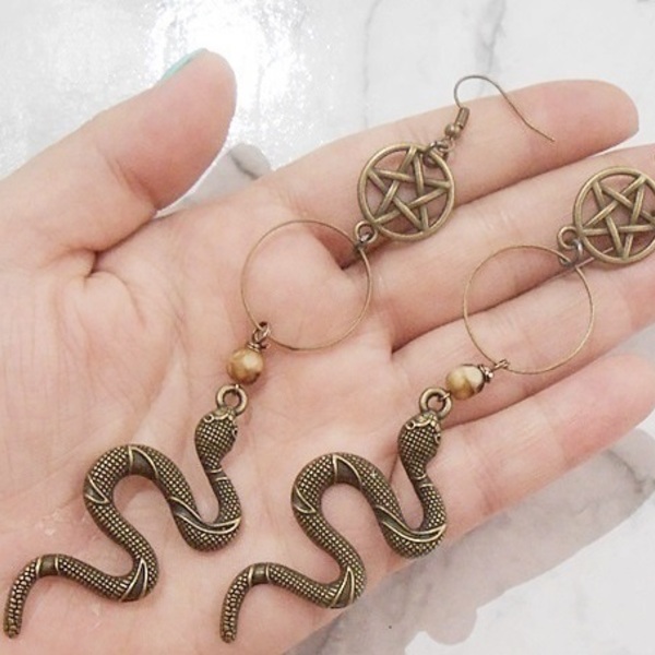 Σκουλαρίκια φίδι με charms και μεταλλικά στοιχεία, κρεμαστά Snake earrings - χάντρες, μπρούντζος, μεταλλικά στοιχεία, κρεμαστά, γάντζος - 5