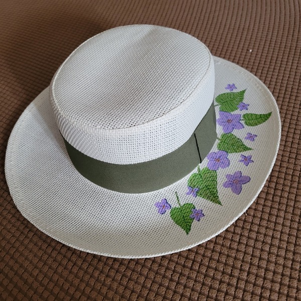 Ψάθινο καπέλο ζωγραφισμένο στο χέρι - μωβ λουλουδάκια - ζωγραφισμένα στο χέρι, ψάθινα - 4