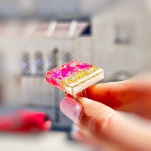 Δαχτυλίδι από υγρό γυαλί σε χρώμα ροζ-φούξια με φύλλα χρυσού - γυαλί, γεωμετρικά σχέδια, μεγάλα, αυξομειούμενα - 3
