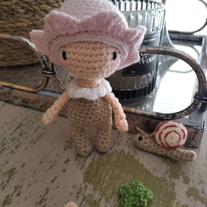 Τοσοδούλα πλεκτή κουκλίτσα με καπέλο λουλούδι ροζ(12cm) - λούτρινα - 2