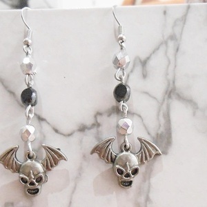 Σκουλαρίκια με μεταλλικά στοιχεία, charms και γύαλινες χάντρες Skull Demon Earrings - ημιπολύτιμες πέτρες, χάντρες, μεταλλικά στοιχεία, κρεμαστά, γάντζος - 4