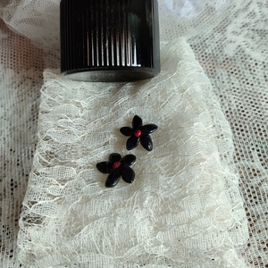 μαύρα σκουλαρίκια λουλούδια - πηλός, λουλούδι, καρφωτά, καρφάκι - 3