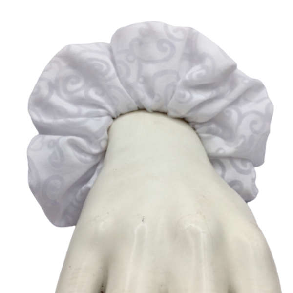 Υφασμάτινο λαστιχάκι scrunchie για τα μαλλιά 'white romance' - ύφασμα, για τα μαλλιά, λαστιχάκια μαλλιών - 5