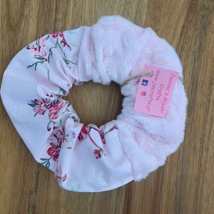 Scrunchie XL Ροζ Φλοράλ & Ροζ βελουτέ μίνκυ - ύφασμα, λουλούδια, για τα μαλλιά, δώρα για γυναίκες, λαστιχάκια μαλλιών - 2