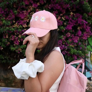 Καπέλο με κέντημα pastel ροζ με μαργαρίτες - ύφασμα