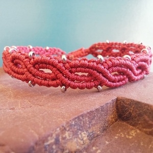 Μακραμέ κεραμμυδί βραχιόλι με μεταλλικές χάντρες. Macrame tile bracelet with metalic beads. - μακραμέ, κορδόνια, boho, χεριού, αυξομειούμενα - 3