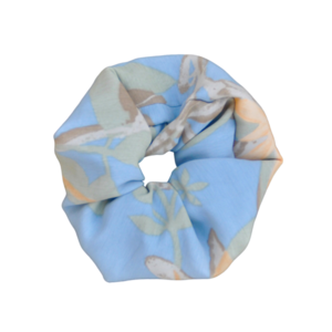 scrunchie XL χειροποίητο floral γαλάζιο - ύφασμα, χειροποίητα, λαστιχάκια μαλλιών, μεγάλα scrunchies