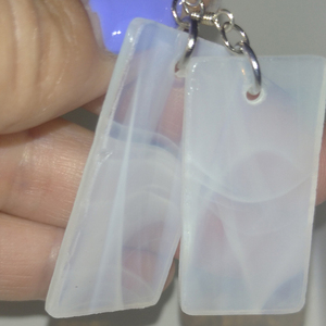 Μοναδικά σκουλαρίκια από λευκό γυαλί stained glass - γυαλί, κρεμαστά, γάντζος, φθηνά - 2