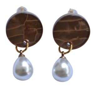 Σκουλαρίκια με μικρή τεχνητή πέρλα και plexy glass στοιχείο - καρφωτά, μικρά, plexi glass, πέρλες, faux bijoux
