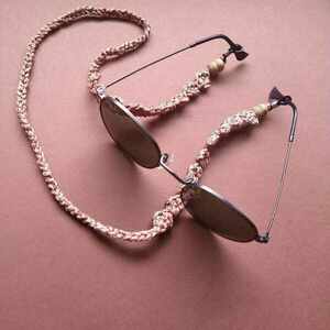 Πλεκτή αλυσίδα γυαλιών σε γκρι/καφέ χρώμα με ξύλινες χάντρες - αλυσίδες, κορδόνια γυαλιών - 3