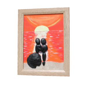 Κορνιζάκι με βότσαλα ζευγάρι στο ηλιοβασίλεμα. Διαστάσεις 20χ16 εκ - πέτρα, πίνακες & κάδρα, διακοσμητικά, ζευγάρι