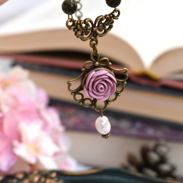 Vintage Rosary Necklace | Πράσινο Κολιέ από Μπρούντζο με Ροζ Τριαντάφυλλο και Μαργαριτάρι (Πολυμερικός Πηλός, Μπρούντζος) (Μήκος 40cm + 5cm) - κοντά, λουλούδι, ροζάριο, μπρούντζος, αυξομειούμενα - 2