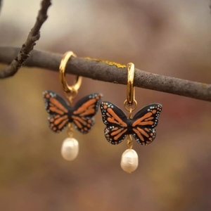 Monarch Butterfly Hoops | Μαύρα Σκουλαρίκια Κρίκοι Πεταλούδες (Ατσάλι, Πολυμερικός Πηλός) (4εκ.) - κρίκοι, πεταλούδα, halloween, ατσάλι, μεγάλα