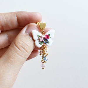 White Floral Butterfly Earrings | Λευκά Σκουλαρίκια Πεταλούδες με Φλοράλ Σχέδιο (Ατσάλι, Πολυμερικός Πηλός) (4,5εκ.) - πεταλούδα, halloween, ατσάλι, μεγάλα, πολυέλαιοι - 3