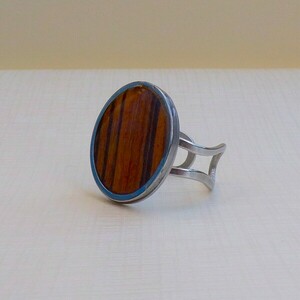 Χειροποίητο στρογγυλό δαχτυλίδι από ατσάλι και ξύλο ελιάς - γεωμετρικά σχέδια, ατσάλι, αυξομειούμενα