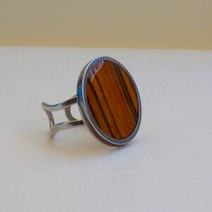 Χειροποίητο στρογγυλό δαχτυλίδι από ατσάλι και ξύλο ελιάς - γεωμετρικά σχέδια, ατσάλι, αυξομειούμενα - 2
