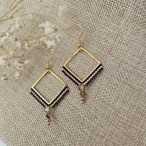Χρυσά τετράγωνα σκουλαρίκια με γυάλινες χάντρες - γυαλί, επιχρυσωμένα, minimal, κρεμαστά - 5