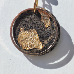 Granite circle with gold leaves earrings/ Πηλός με υφή γρανίτη σε κυκλικό σχήμα και με φύλλα χρυσού - επιχρυσωμένα, πηλός, μακριά, κρεμαστά, καρφάκι - 5