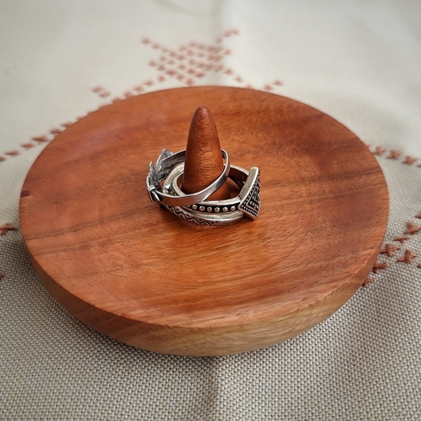 Ring Holder από ξύλο ευκαλύπτου - ξύλο, πιατάκια & δίσκοι - 4