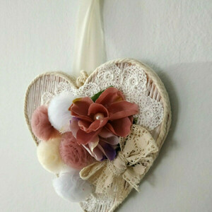 Χειροποίητο ξύλινο διακοσμητικό καδράκι καρδιά με λουλούδια 19x20cm - πίνακες & κάδρα, καρδιά - 3