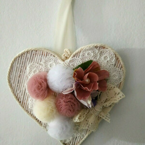 Χειροποίητο ξύλινο διακοσμητικό καδράκι καρδιά με λουλούδια 19x20cm - πίνακες & κάδρα, καρδιά - 2