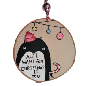 Χειροποίητο χριστουγεννιάτικο προσωποποιημένο ξύλινο στολίδι για ζευγάρι με πιγκουινάκι - ξύλο, στολίδια, προσωποποιημένα, ζευγάρι