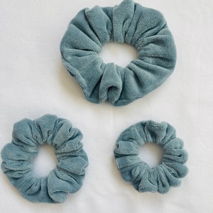 Scrunchies σετ Nicky Velour Dusty Blue - ύφασμα, βελούδο, λαστιχάκια μαλλιών
