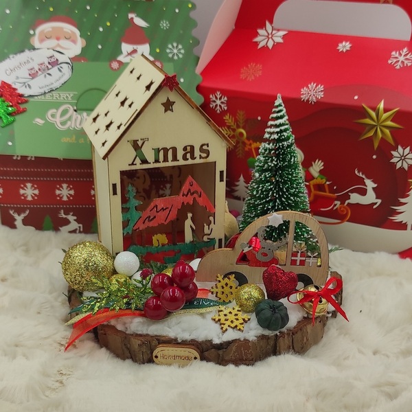 Χειροποίητο ξύλινο διακοσμητικό με σπιτάκι, αυτοκινητάκι, έλατο και διακοσμητικά σε κορμό δέντρου 15cm - ξύλο, σπίτι, διακοσμητικά, χριστουγεννιάτικα δώρα - 5