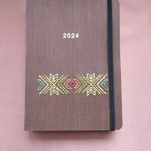 Ημερήσιο ημερολόγιο 2024 καφέ με κεντημένο εξώφυλλο boho - ημερολόγια - 3