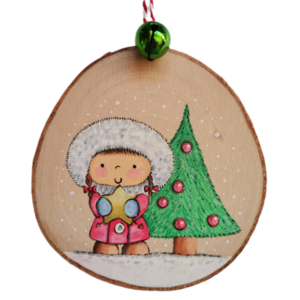 Χειροποίητο χριστουγεννιάτικο προσωποποιημένο ξύλινο στολίδι για κοριτσάκι - ξύλο, νονά, στολίδια, δέντρο, προσωποποιημένα