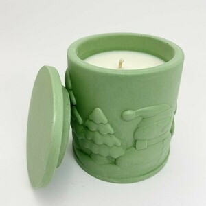 "Snowman" Χειροποίητο Δοχείο και Κερί Σόγιας - από πορσελάνη με άρωμα Flower Musk σε Πράσινο - πηλός, πορσελάνη, κεριά & κηροπήγια, κεριά σε βαζάκια, vegan κεριά - 3