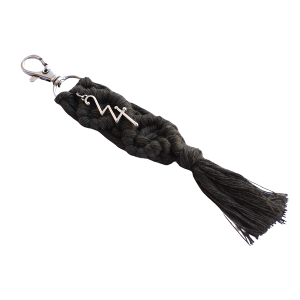 Γούρι μπρελόκ κλειδιών μακραμέ λαδί με ασημί μπρελόκ από βαμβακερό νήμα 18cm - νήμα, αξεσουάρ, γούρι 2024 - 2