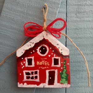 Χιονισμένο σπιτάκι HOTEL ζωγραφισμένο στο χέρι από ξύλο πεύκου - ξύλο, vintage, σπίτι, στολίδια, προσωποποιημένα