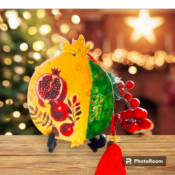 Χειροποιητο Γουρι 2024.Ξυλινο τυχερο ροδι με μεγαλη κοκκινη φουντα - ξύλο, vintage, ρόδι, χριστουγεννιάτικα δώρα, γούρια - 2