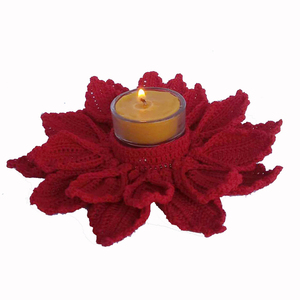 Χειροποίητο πλεκτό κόκκινο αλεξανδρινό λουλούδι κηροπήγιο, 100% βαμβακερό, κερί από γνήσιο μελισσοκέρι. - νήμα, κεριά & κηροπήγια