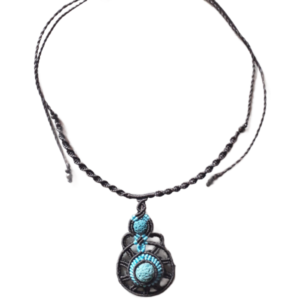 Μακραμέ μενταγιόν σε μαύρο χρώμα με πέτρες λάβας - ημιπολύτιμες πέτρες, μακραμέ, κοντά, boho, μπλε χάντρα