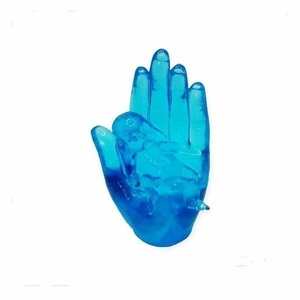 Χειροποίητο διακοσμητικό χέρι με μωρό από υγρό γυαλί light blue 11,5 * 6 εκ. - ρητίνη, διακοσμητικά, γενική διακόσμηση