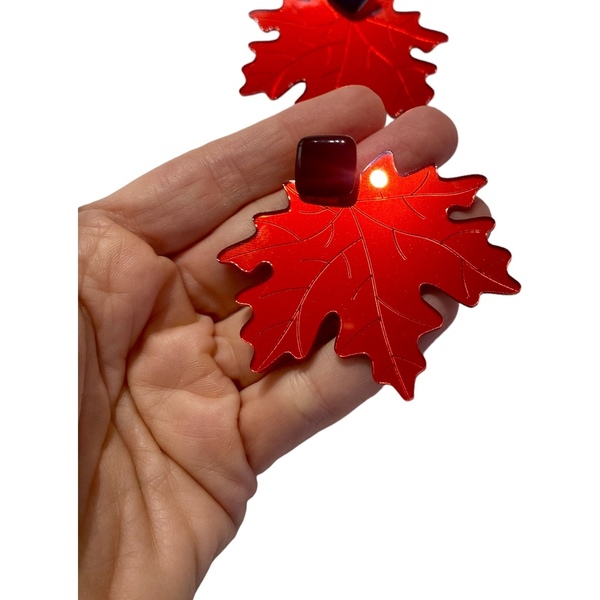 Σκουλαρίκια από plexiglass με κόκκινα πλατανόφυλλα - plexi glass, boho, μεγάλα