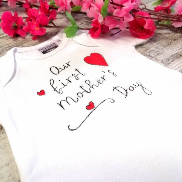 Handpainted βρεφικό φορμάκι 100% βαμβακερό 1st Mother's Day - βρεφικά φορμάκια, παιδικά ρούχα, βρεφικά ρούχα