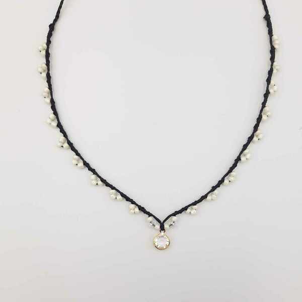 Χειροποίητο κολιέ macrame με γυάλινες χάντρες και ατσάλινο κρεμαστό κρυσταλλάκι - γυαλί, κοντά, ατσάλι, seed beads - 2