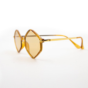 Γυαλιά ηλίου σε μαύρο χρώμα με 100% UV προστασία από τον ήλιο. - αλυσίδες, γυαλιά ηλίου, κορδόνια γυαλιών, θήκες γυαλιών - 5