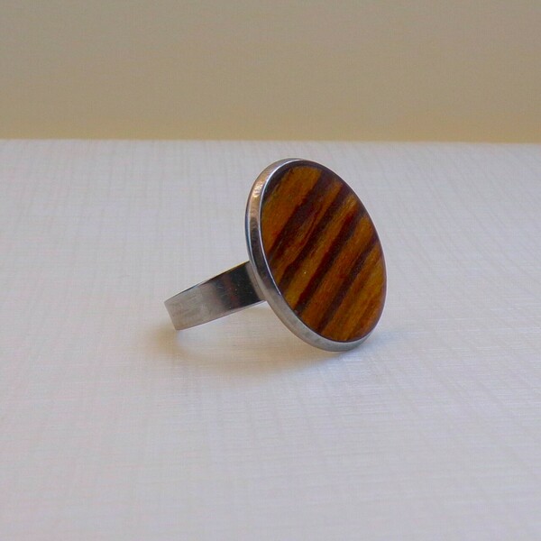 Στρογγυλό δαχτυλίδι απο ατσάλι και ξύλο ελιάς - γεωμετρικά σχέδια, ατσάλι, αυξομειούμενα - 2
