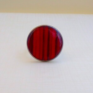 Δαχτυλίδι απο ατσάλι στρογγυλό σε κόκκινο χρωμα - γεωμετρικά σχέδια, ατσάλι, αυξομειούμενα - 3