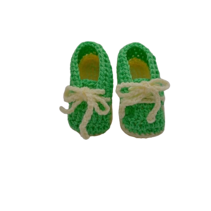 πλεκτά tennis shoes αγκαλιάς για κορίτσι/αγόρι, πράσινο με εκρού - customized, δώρα για βάπτιση, δώρο γέννησης, αγκαλιάς